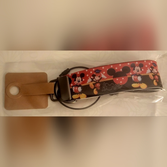 Mickey Mouse Key Fob 🎉2/$30🎉 - Picture 6 of 8